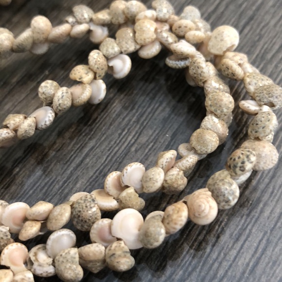 Vintage Button Top Spiral Shaped Shell Necklace - Picture 4 of 12